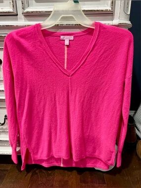 Lilly Pulitzer Pink V Neck Sweater Size M Lightweight Knit Preppy Top